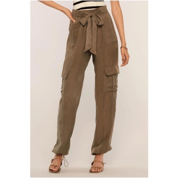 HEARTLOOM jette cargo pant in moss - Picture 1 of 7